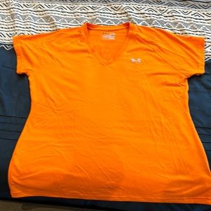 Under armour women’s top